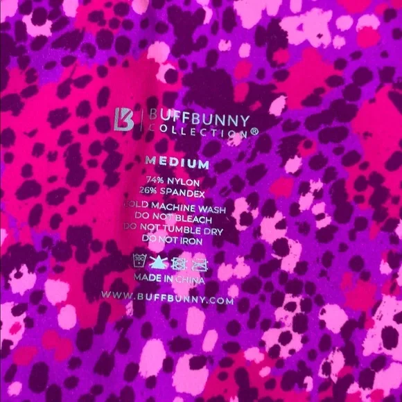 NWOT Buff Bunny Legacy “pink fashun” print leggings! - Picture 3 of 5